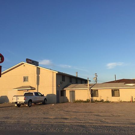 Wakiki Motel & Lounge Meadow Lake Екстер'єр фото
